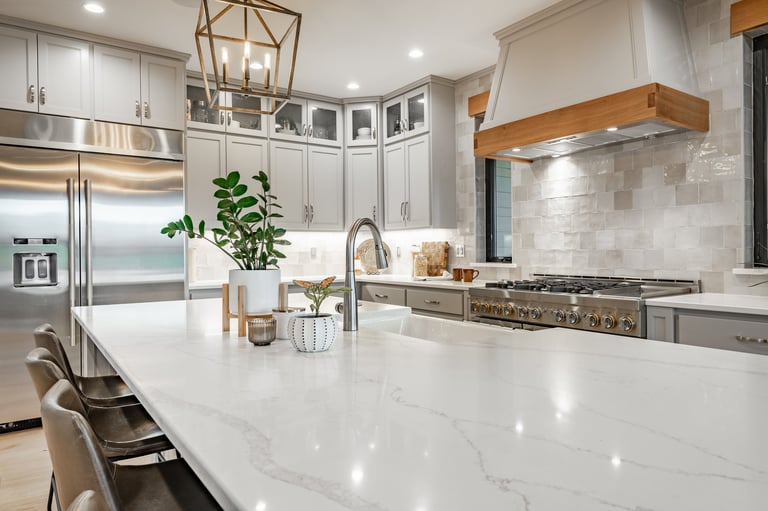 Cocina impecable después de limpieza profunda
