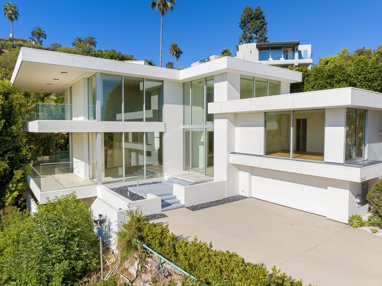 Vivienda contemporánea en ladera