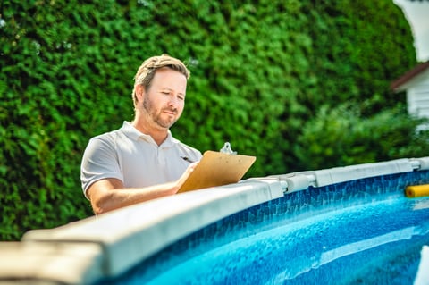 Pool construction contractor marketing for swimming pool builders