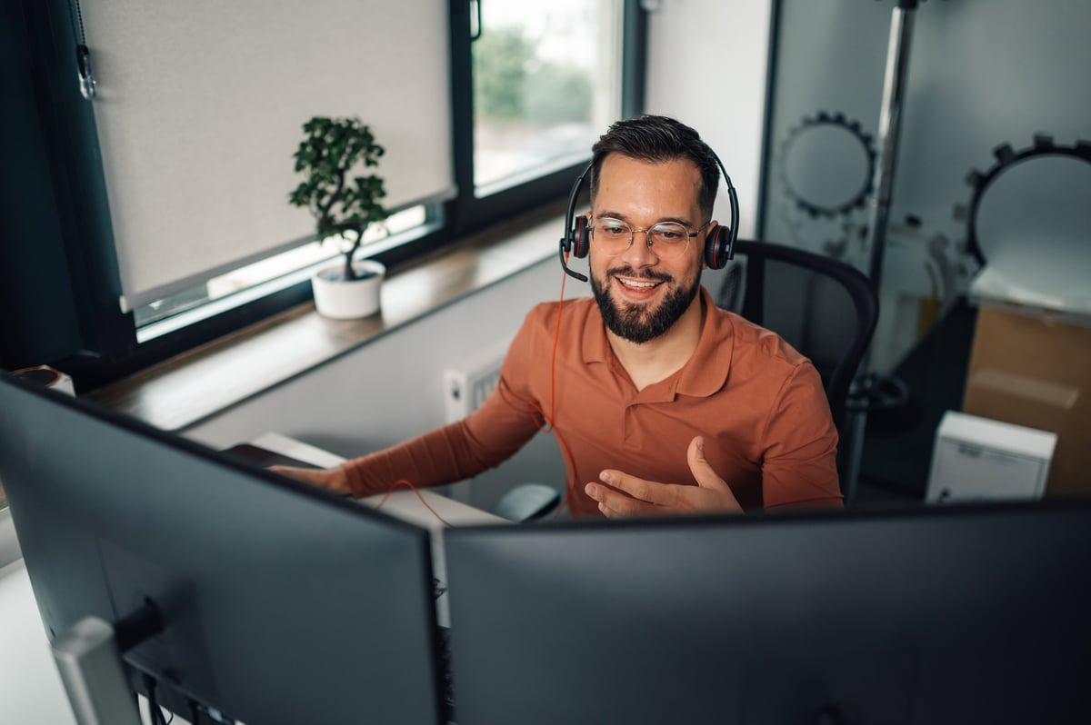 Mortgage producer using remote NEXA support and training resources from a private office