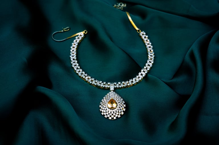 Diamant-Collier — Weißgold 18K