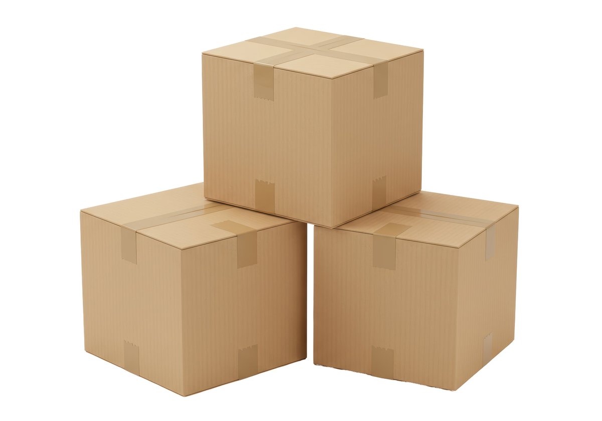 Cajas listas para envío, concepto de logística y paquetería