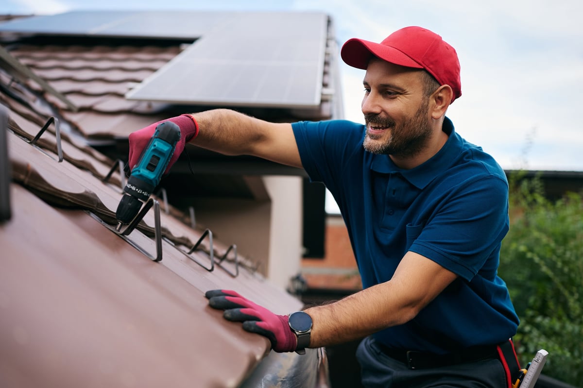 Knights Roofing team member at work