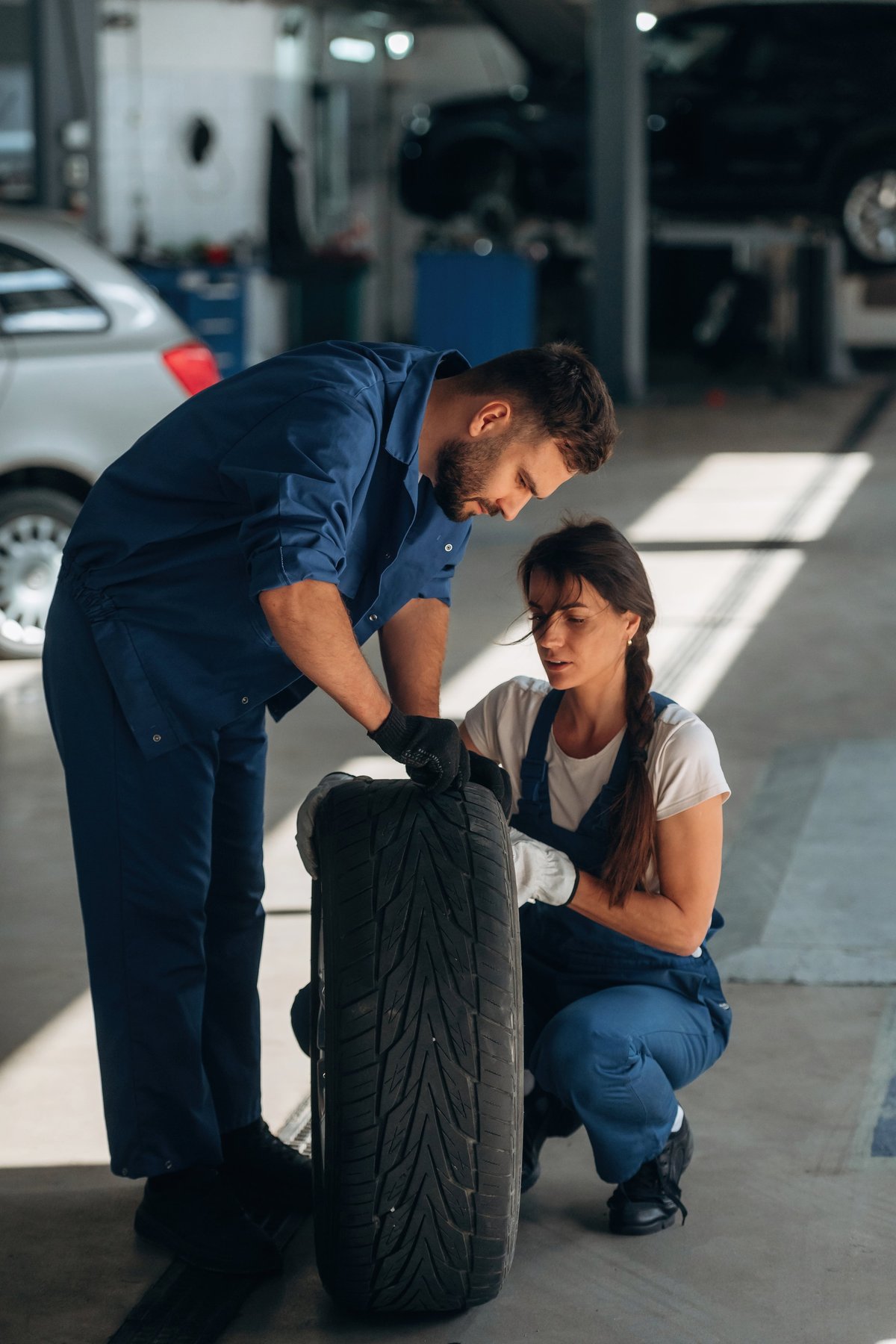 Mobile tire service team