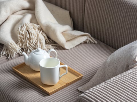 Hygge-stund med te og pledd