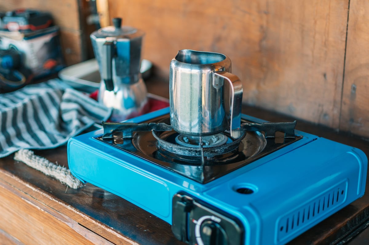 Moka pot brewing on VORA gas stove — the joy of cooking with real flame