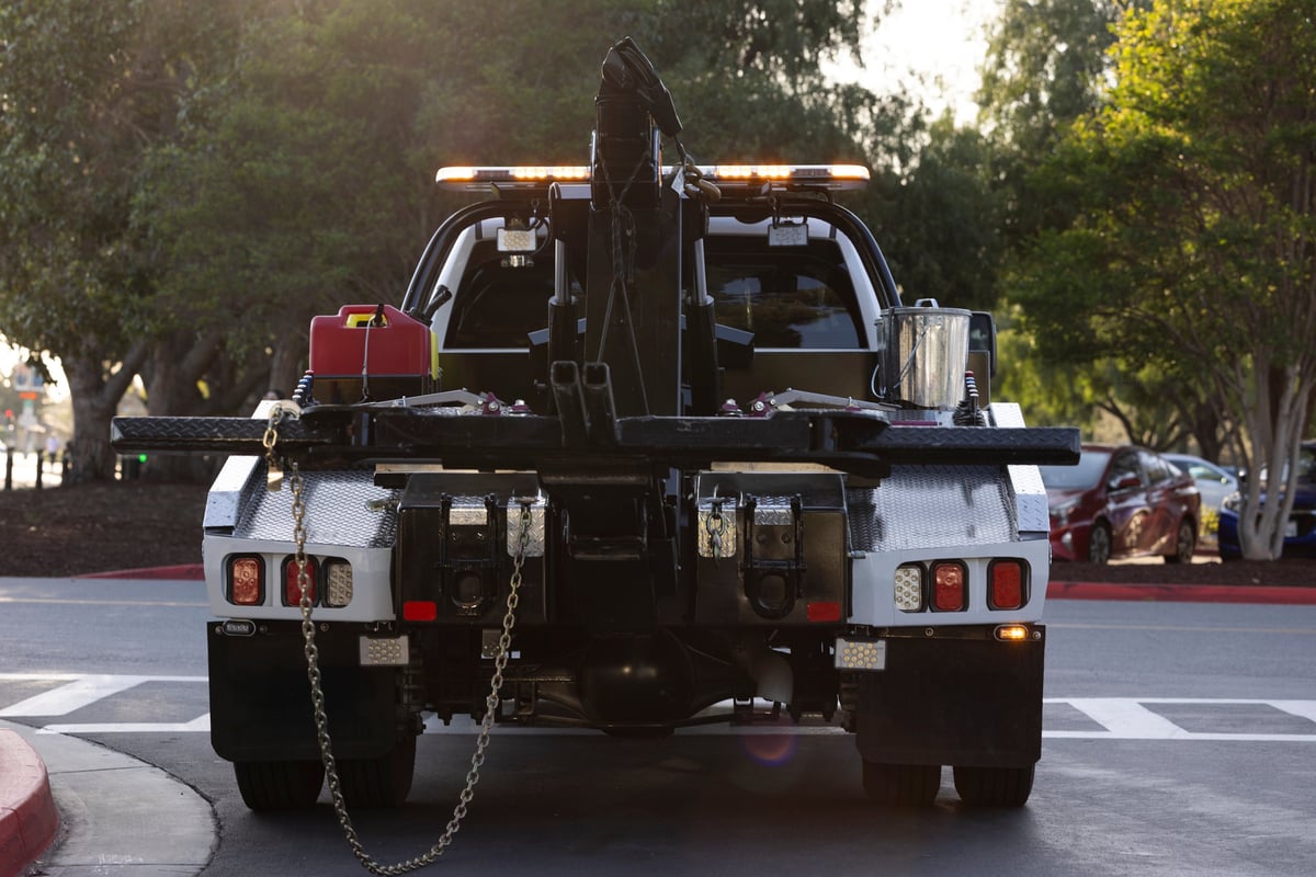 Knight Towing tow truck