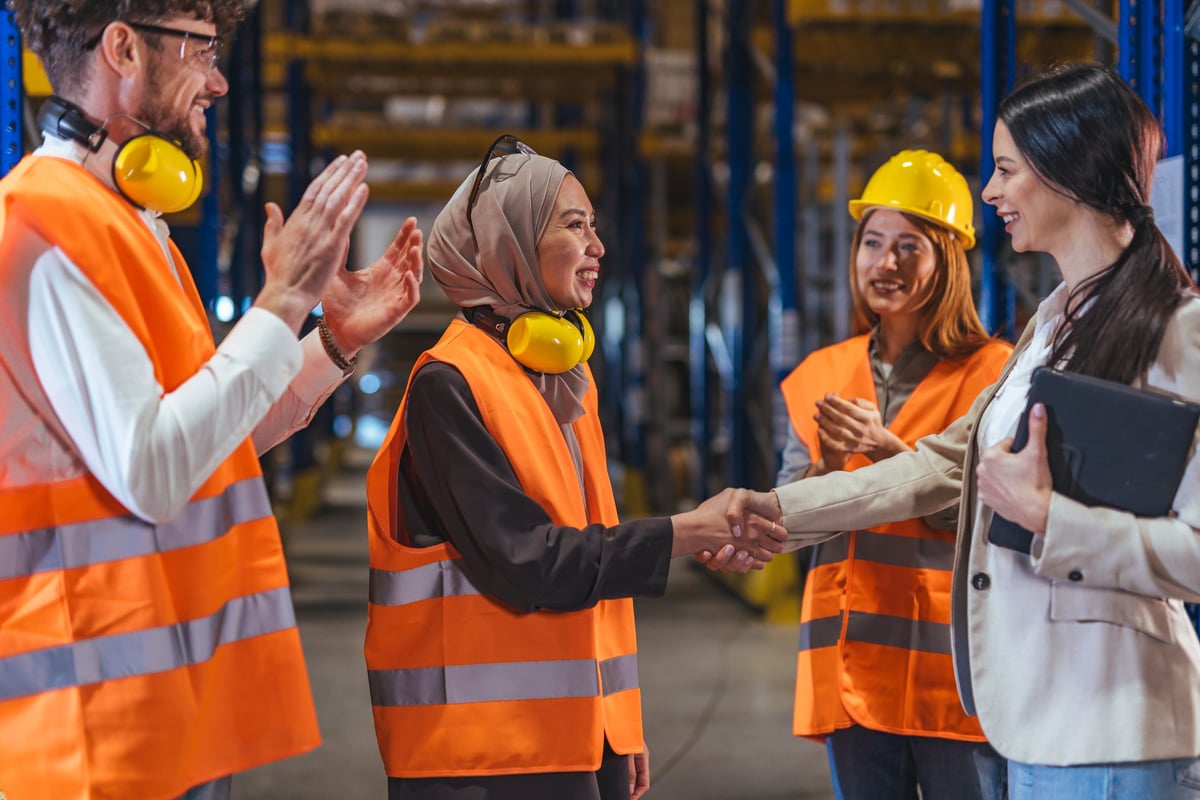 Van uitzendkracht naar vast contract: 5 tips om jezelf onmisbaar te maken