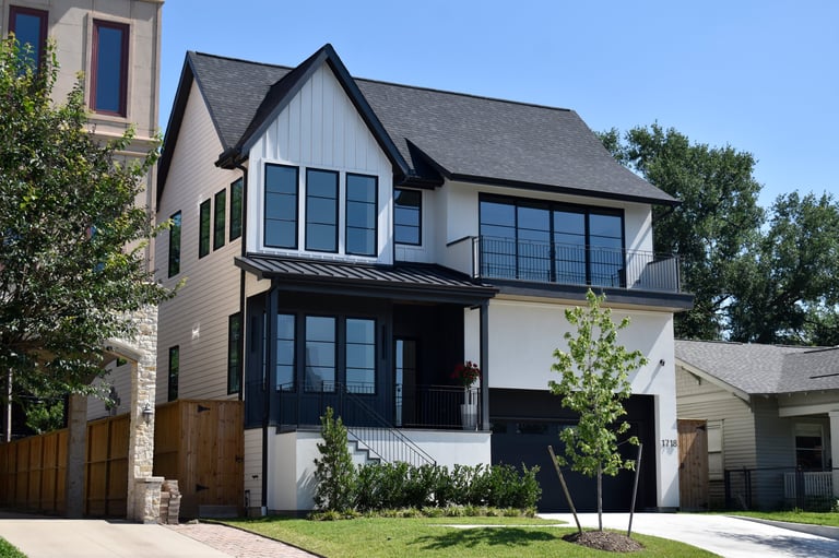 2718 Clark Ave, property image 1