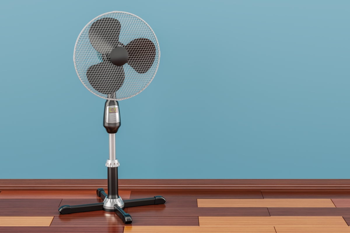 VORA stand fan — powerful oscillating pedestal fan with remote control