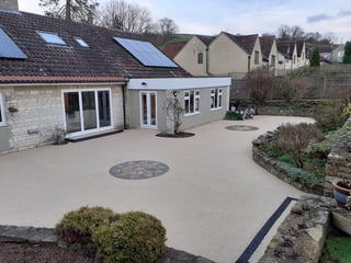 Decorative resin driveway with inlays