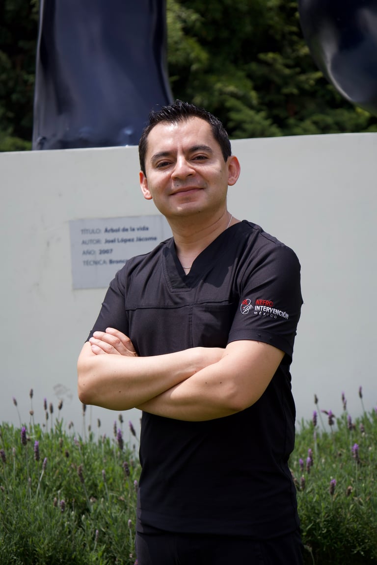 Dr. Marcos — Especialista en Nefrología Intervencionista