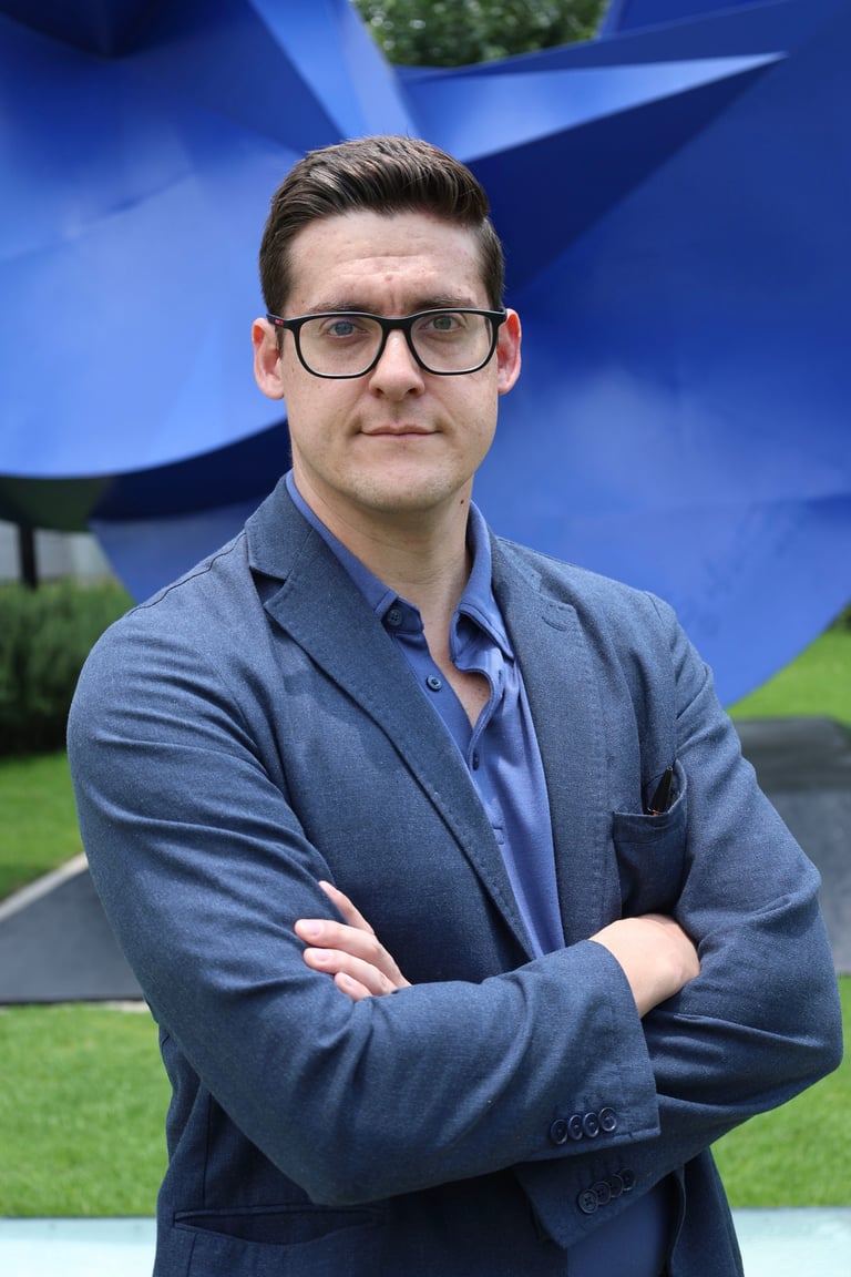 Dr. Eduardo Argaiz — Especialista en Nefrología Intervencionista
