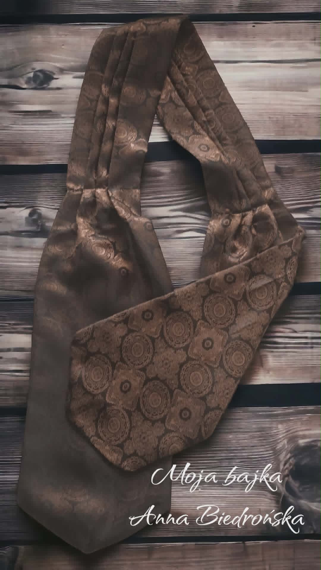 Brown patterned fabric tote bag displayed on wooden surface with text overlay