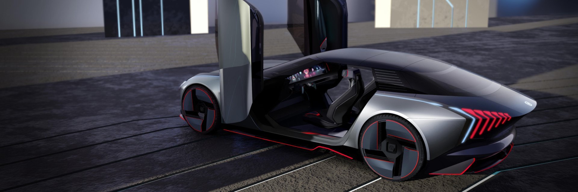 Concept car argentata con portiera ad apertura ad ali di gabbiano in uno showroom minimalista