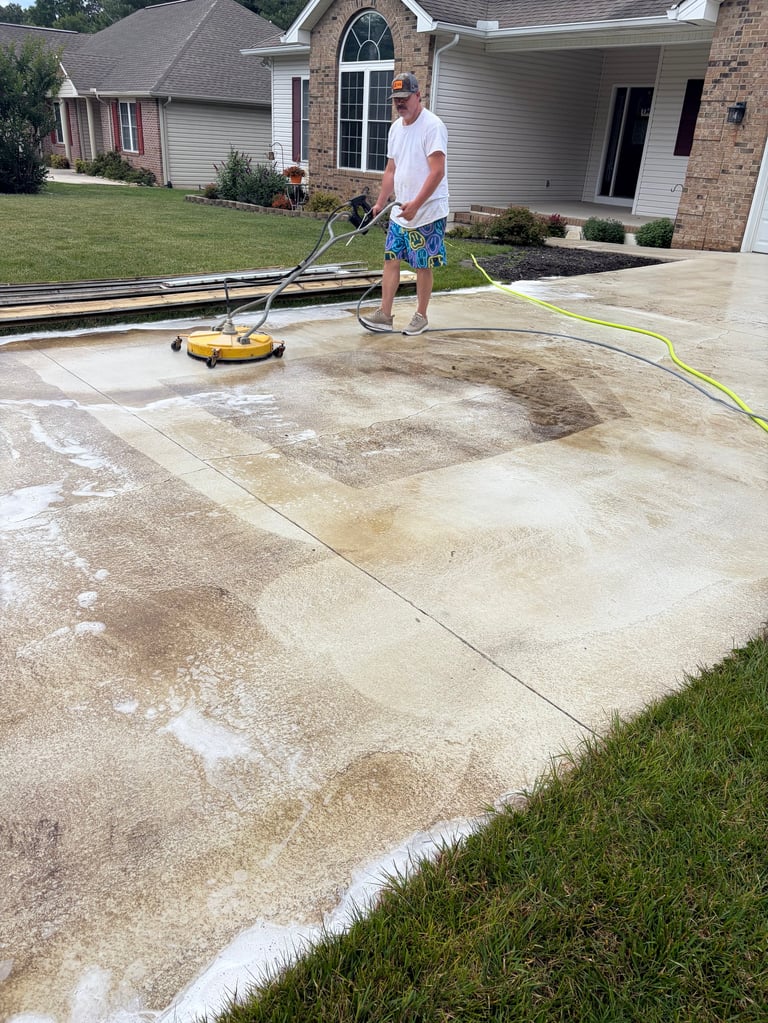 Driveways concrete cleaning