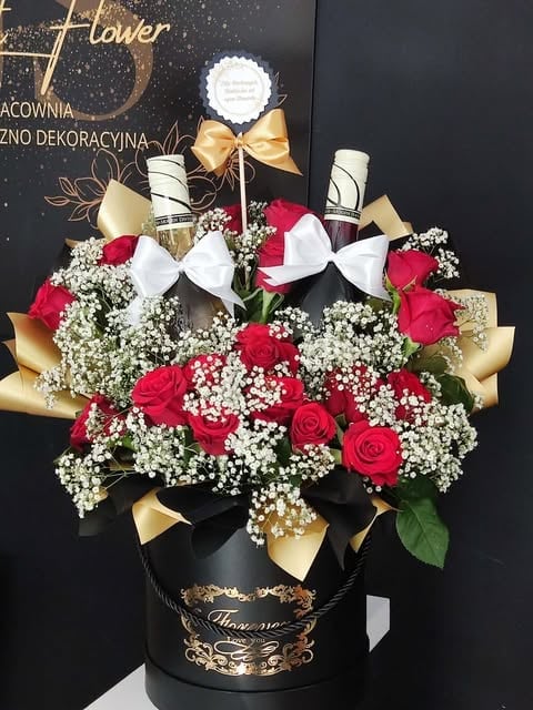 FlowerBox Czerwone Róże i Wino