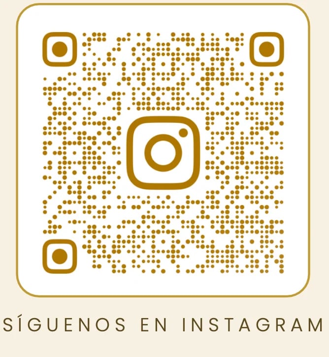 QR code with Instagram logo in center and corner markers, gold color on beige background with Spanish text below reading Síguenos en Instagram
