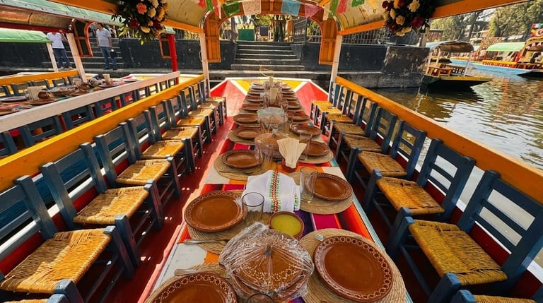 Paquete Cazuelas — comida mexicana a bordo de trajinera