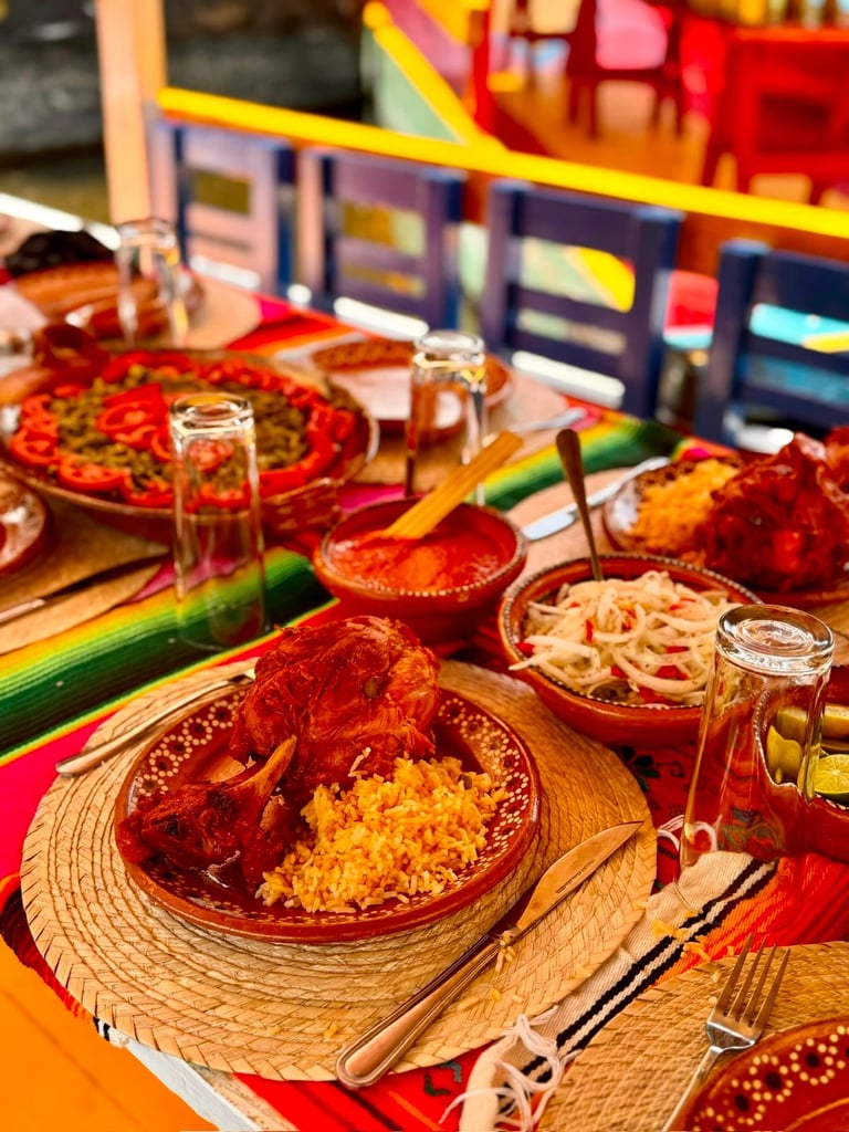 Paquete Chamorros — comida mexicana a bordo de trajinera