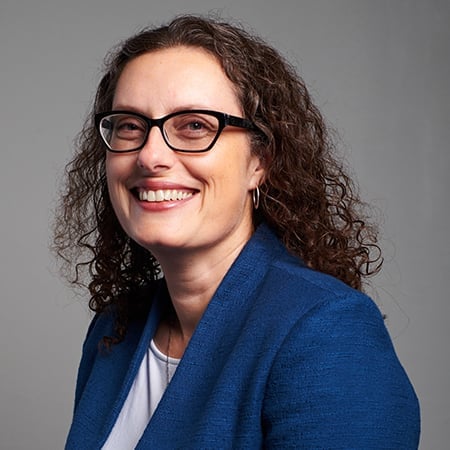 Erica B. Schommer, profesora clínica de Derecho en la Facultad de Derecho de St. Mary's University