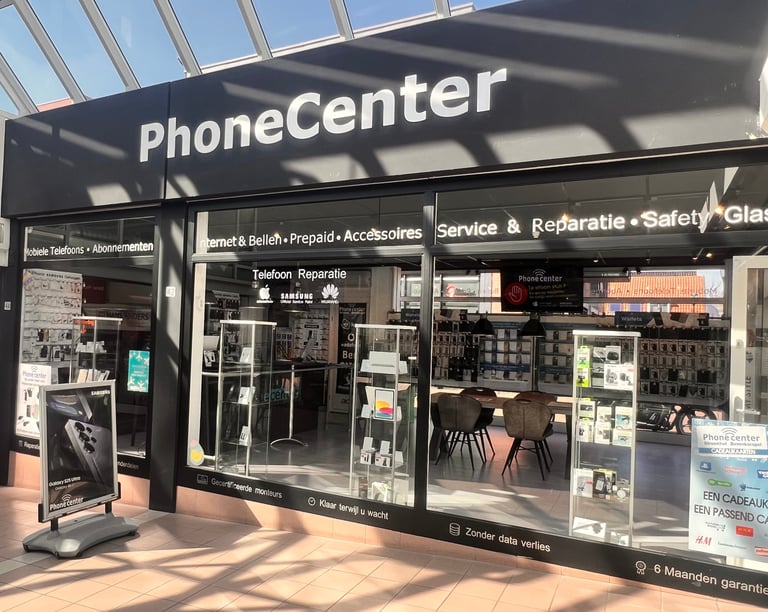 Phonecenter winkelpand in winkelcentrum Streekhof Bovenkarspel