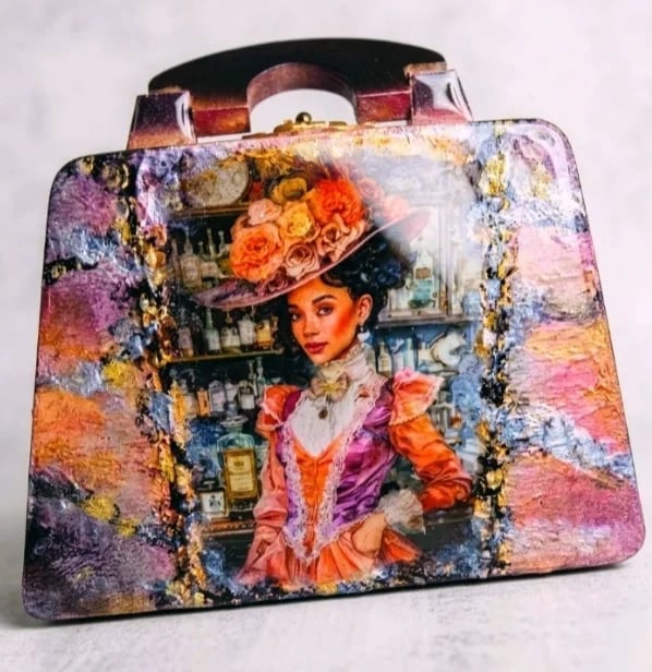 Vintage Retro trinket bag-box with a retro lady for jewellery — unique one-of-a-kind piece