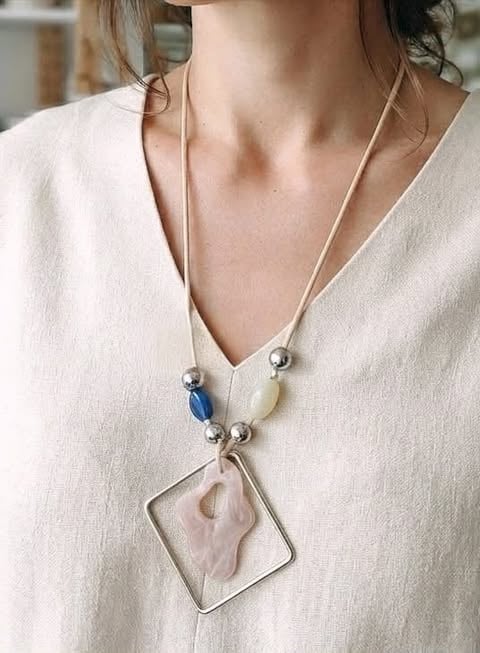 Pendant with geometric accent in boho/retro style