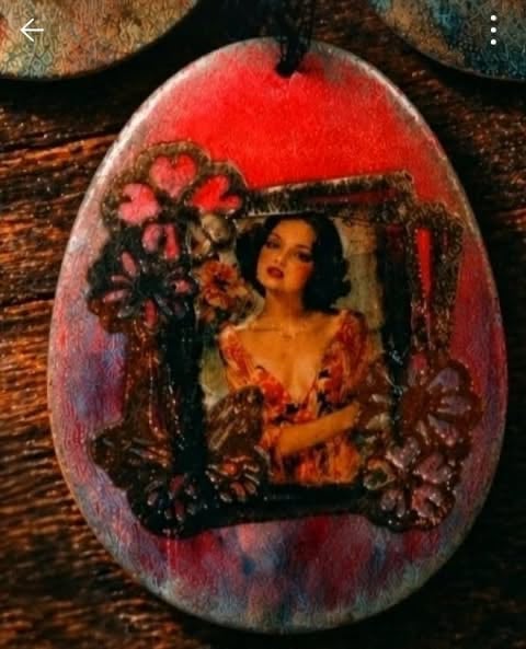 Vintage pendants / medallions — Palace, Rose, Heart, Horse, Vintage Ladies