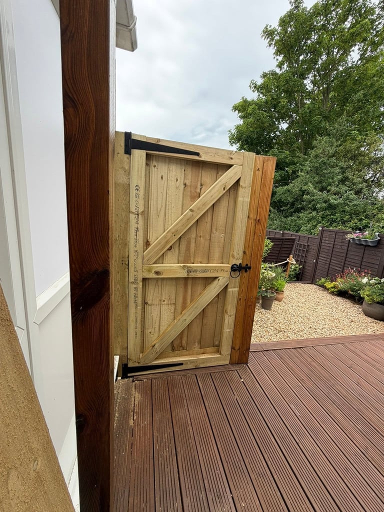 Decking & Gate