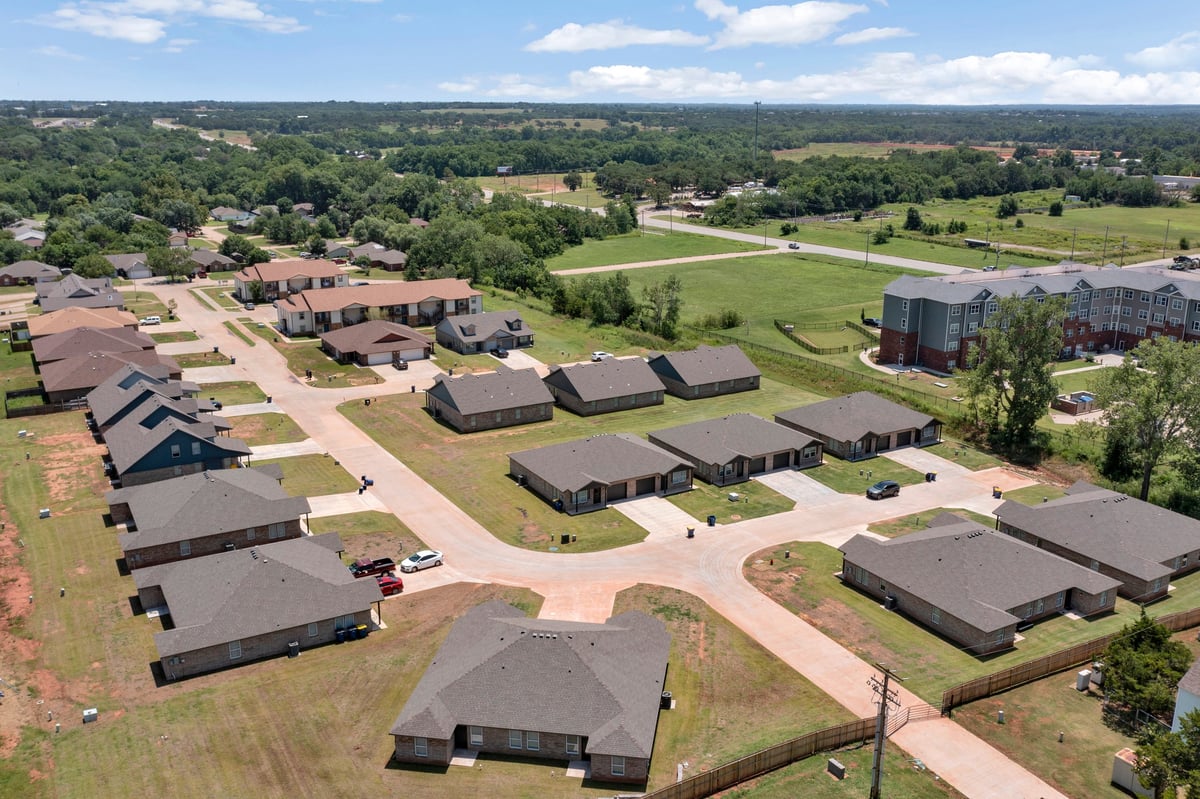 Luxury Stillwater —3BR/2BA (Layout B) photo 1