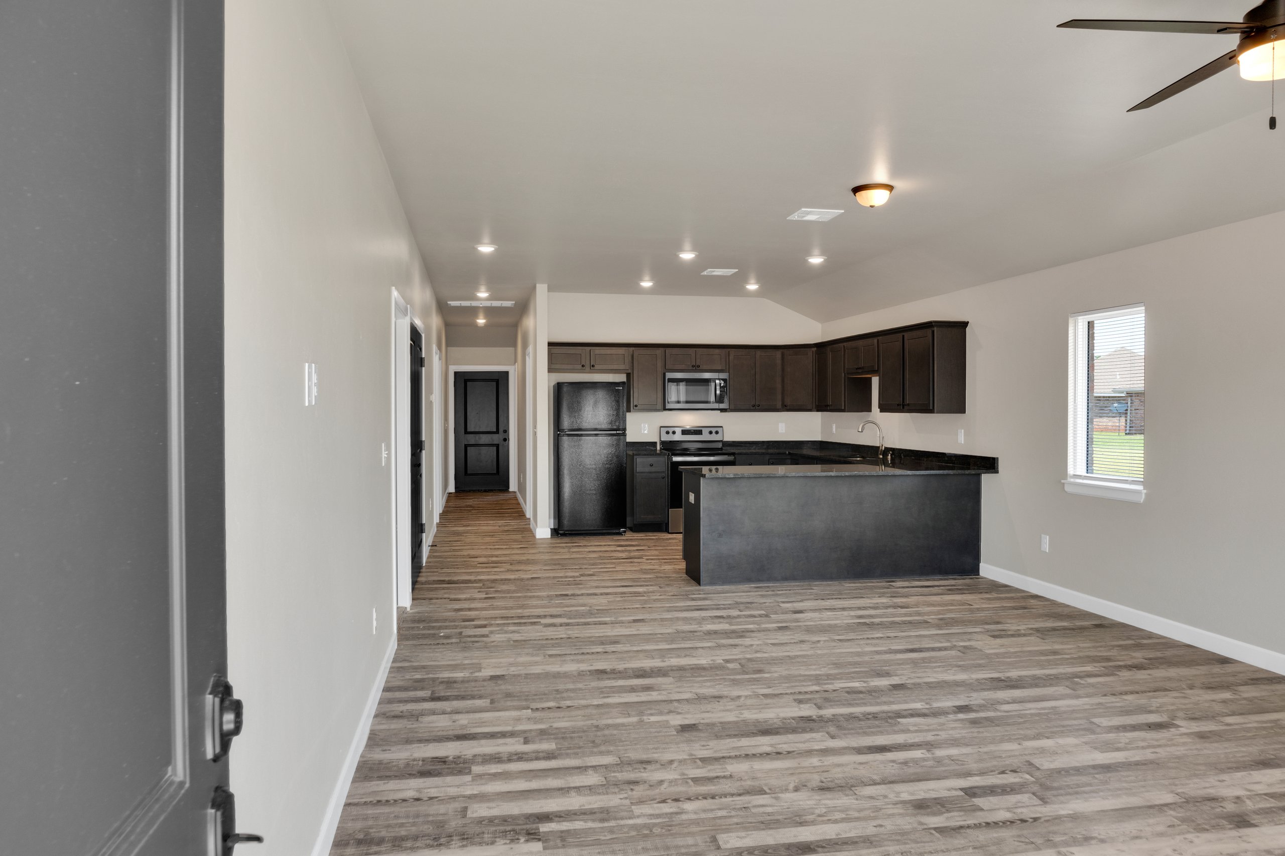 Luxury Cushing — 3BR/2BA photo 3