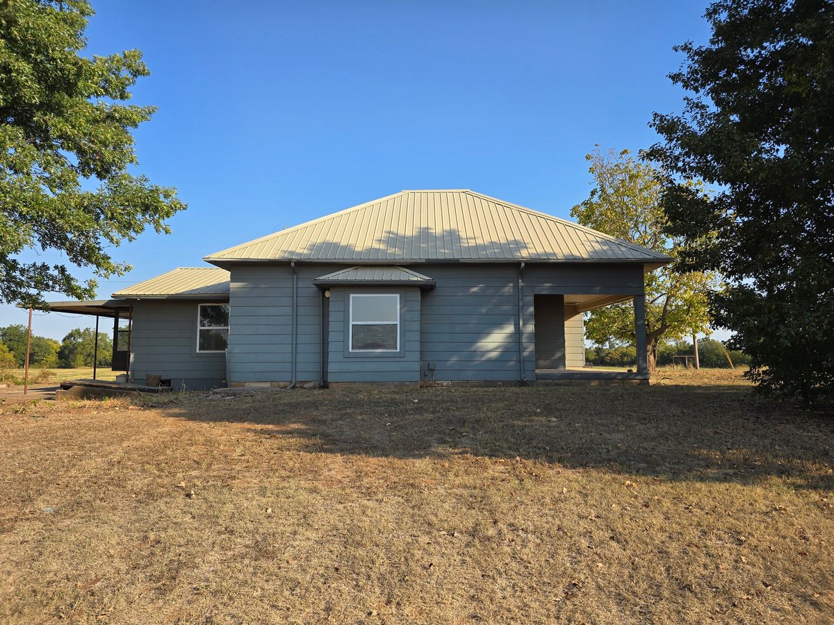 Range Rd. Home — 2BR/1BA photo 2
