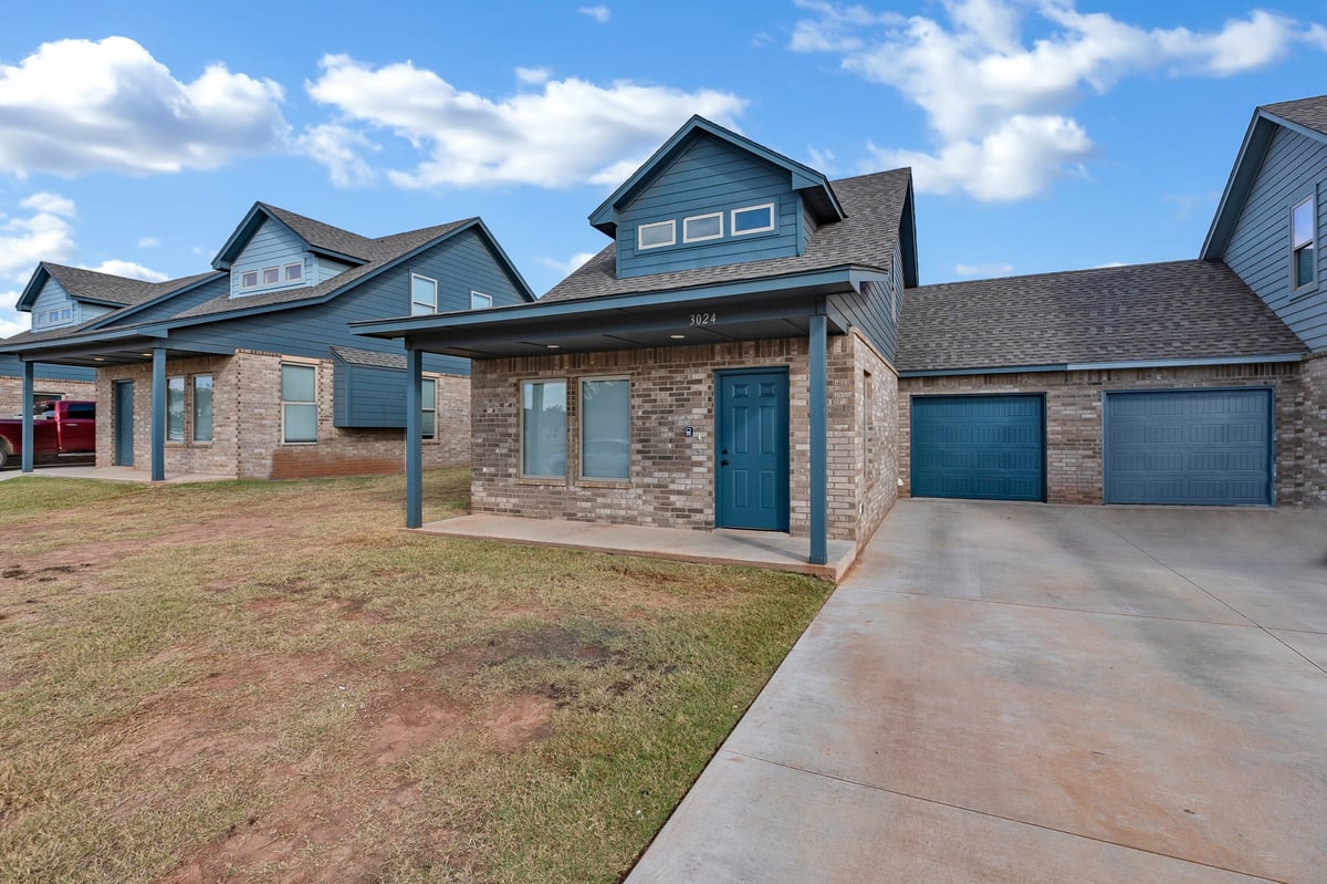 Luxury Stillwater —3BR/2BA (Layout A) photo 2
