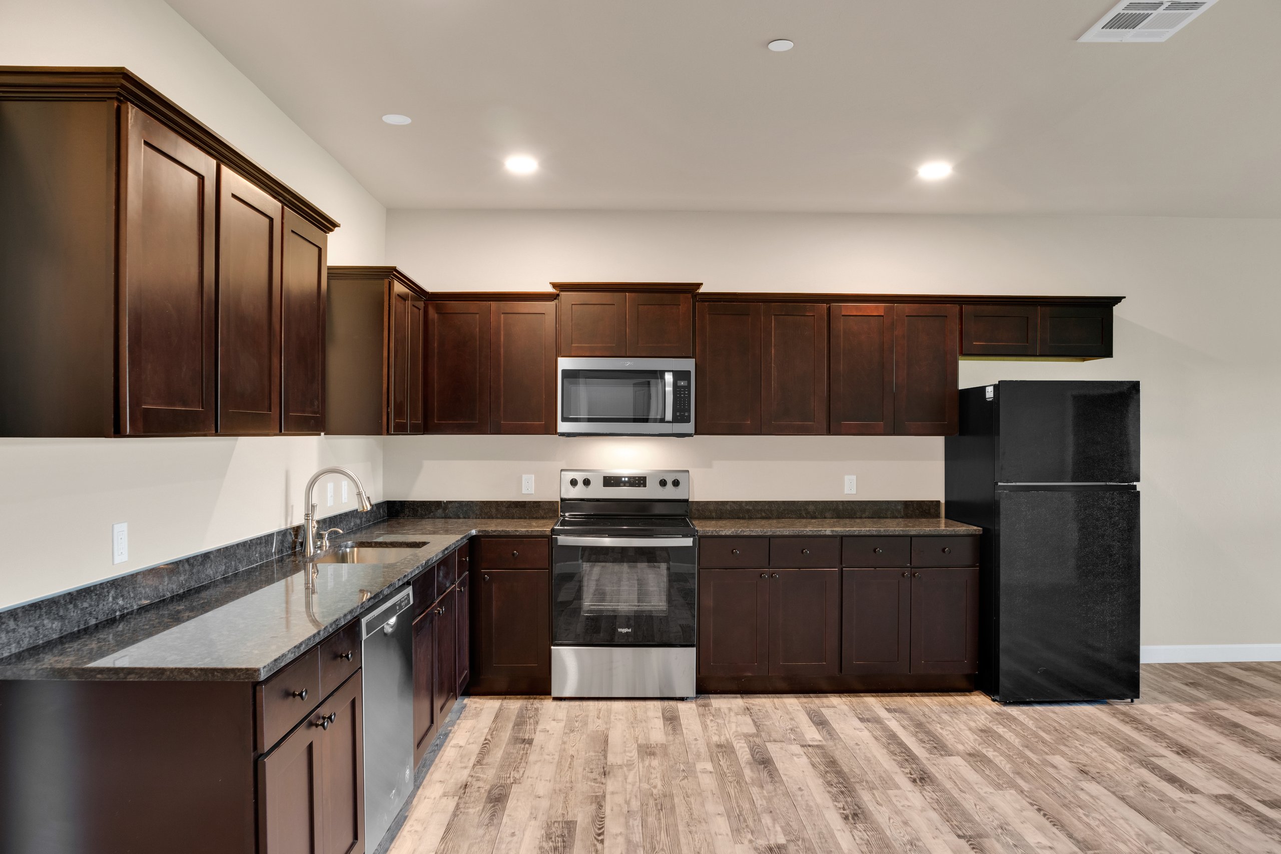 Freedom Living Grove — 2BR/1BA photo 3