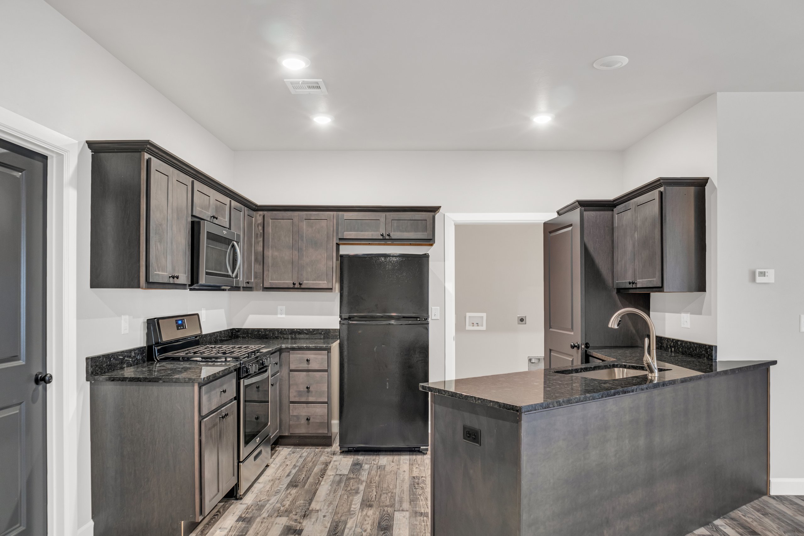 Luxury Cushing — 1BR/1BA photo 3