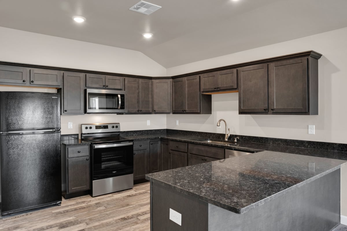 Luxury Stillwater —3BR/2BA (Layout B) photo 3