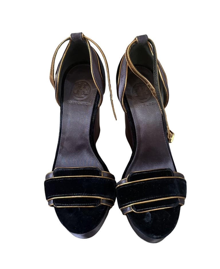 Tory Burch Blue Velvet Shoe 7